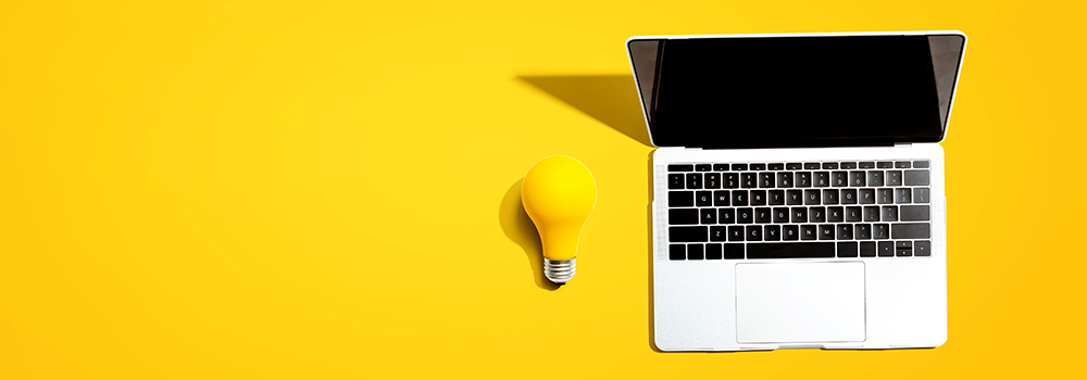 Ordenador y bombillas