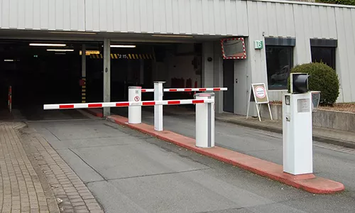 El primer punto de control comienza en el exterior